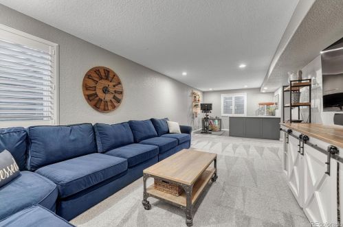 6051 Valdai Way, Aurora CO 80015-6521 exterior