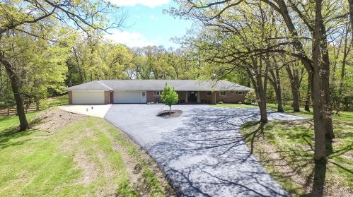 7221 Kinnikinnick Dr, The Ledges, IL 61073-9660