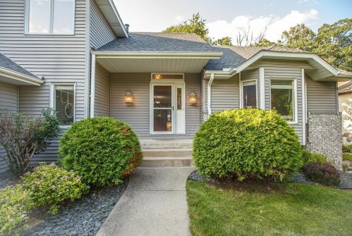 7717 133rd St, Saint Paul, MN 55124-7617