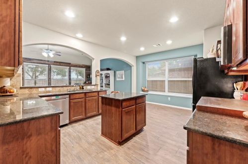 7511 Lone Star Jct St, Richmond TX 77406-7069 exterior