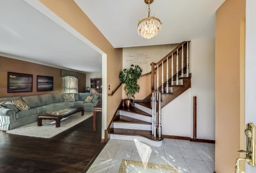 736 Kingsbury Dr, Arlington Hts, IL 60004-2455