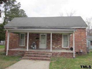 305 Waddell St, Selma, NC 27576-2812