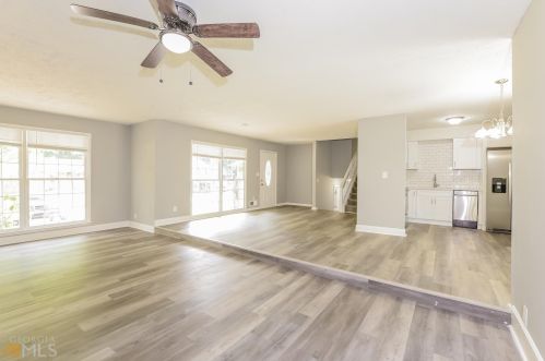 5365 Denny Dr, Atlanta GA  30349-5205 exterior