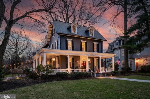 114 Kings Hwy, Tavistock NJ 08033-1981 exterior