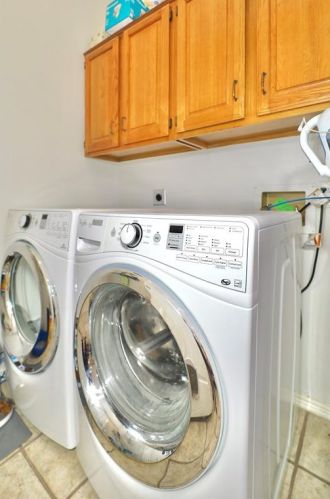 2422 Whispering Cv Cir, Garland TX exterior