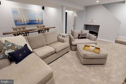 6113 Covered Bridge Rd, Springfield, VA 22015-3230