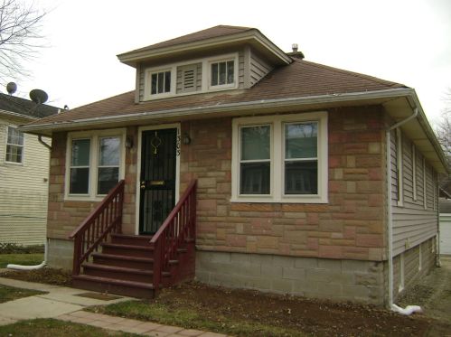 1303 California Ave, Joliet, IL 60432-1103