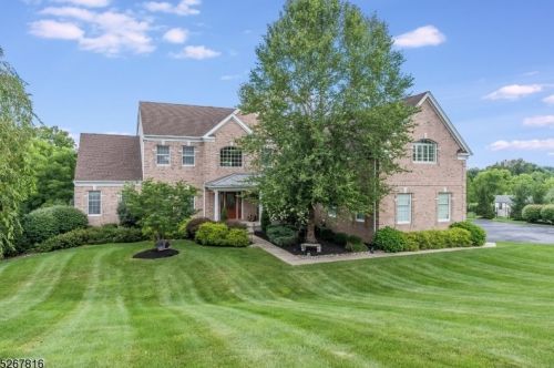 3 High Ridge Ln, Augusta, NJ 07822-2144