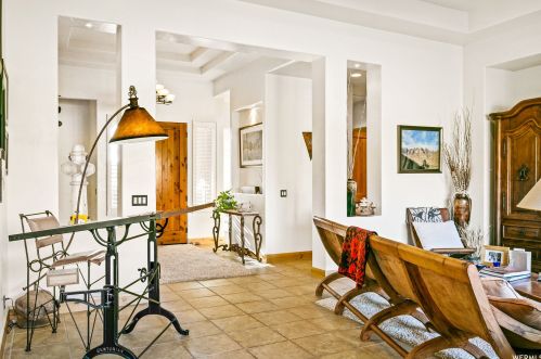 340 Snow Cyn Dr, Kayenta UT 84738-6041 exterior