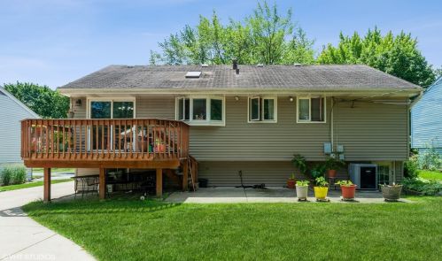 1238 Sarasota Dr, Wheeling, IL 60090-3979