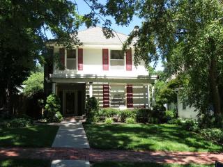 212 Vine St, Leavenworth, KS 66048-3538