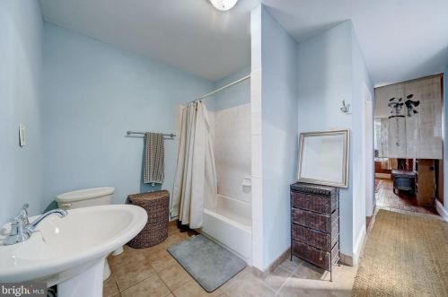 430 42 St, Philadelphia PA 19104-0044 exterior