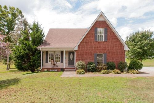 8592 Middle Lick Creek Rd, Lyles, TN 37098-1914