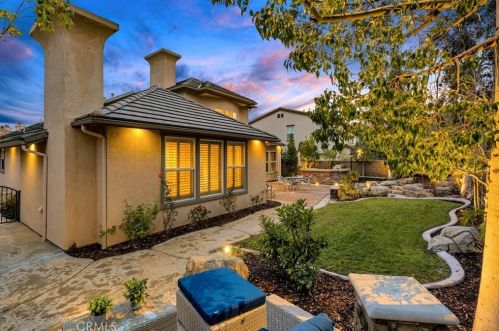 8208 Bailey Way, Anaheim CA  92808-2532 exterior