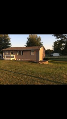 508 Briarwood Dr, Payson, IL 62360-1141