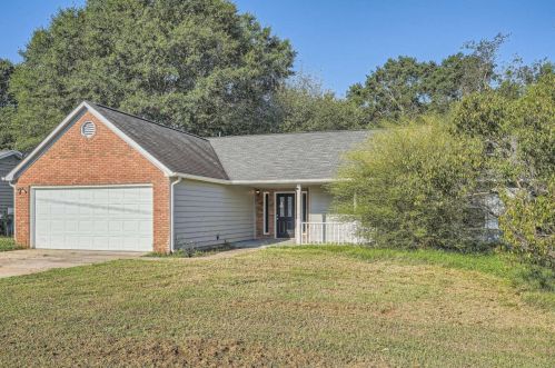 6057 Dorchester Dr, Rex, GA 30273-1225