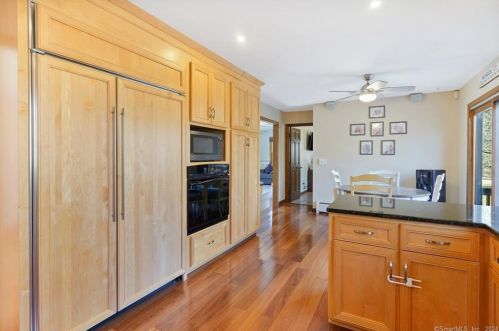 36 Laurel Dr, Upper Stepney CT  06468-1650 exterior