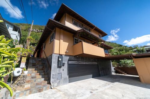 2135 10th Ave, Honolulu, HI 96816-3161