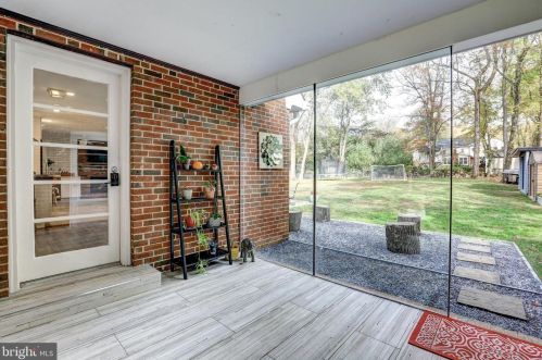 15009 Snowden Dr, Silver Spring MD 20905-5663 exterior