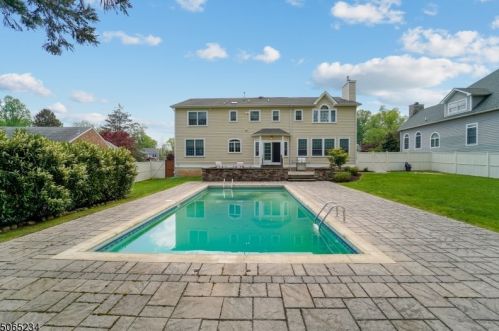 1840 Gate Rd, Scotch Plains, NJ 07076-2942