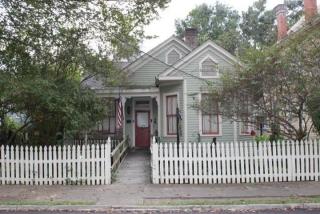 506 B St, Natchez, MS 39120-2932