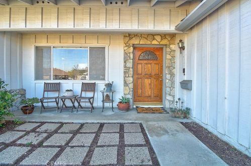 5910 Intervale Dr, Riverside CA  92506-4049 exterior