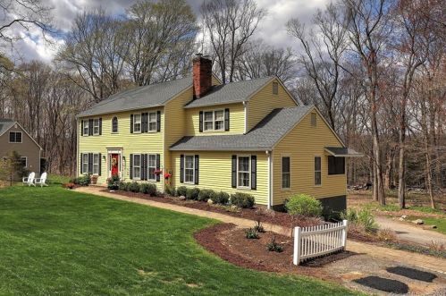 90 Benedict Rd, Upper Stepney, CT 06468-1215