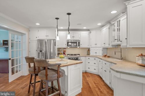 1827 Krystle Dr, Lancaster PA  17602-4149 exterior