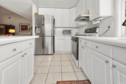 2326 Moore Ave, Santa Ana CA 92704-6639 exterior