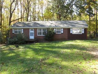 2528 Maplewood Dr, Gastonia, NC 28052-9401
