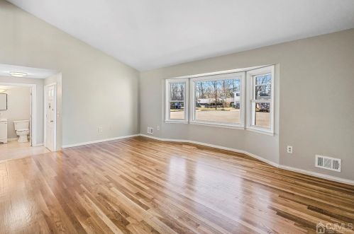 12 Bass Ct, Edison, NJ 08817-2302