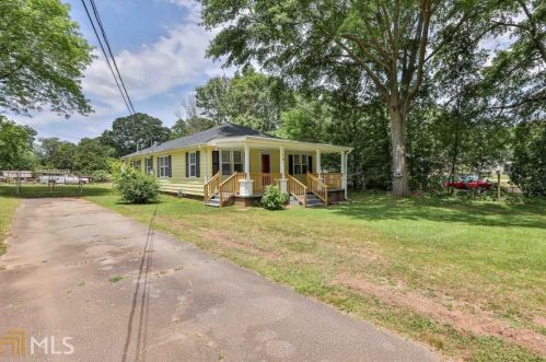19 Helms St, Newnan, GA 30263-1418