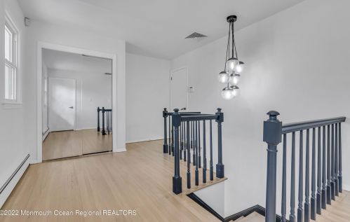 718 Grassmere Ave, Tinton Falls NJ  07712-4333 exterior