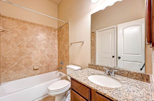 1813 Callaway Cove Ct, Richmond TX 77471-6664 exterior