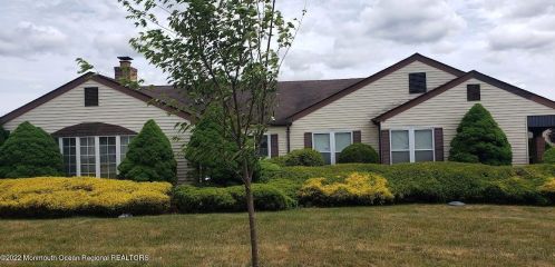 88 Red Hill Rd, Lakehurst, NJ 08759-6622