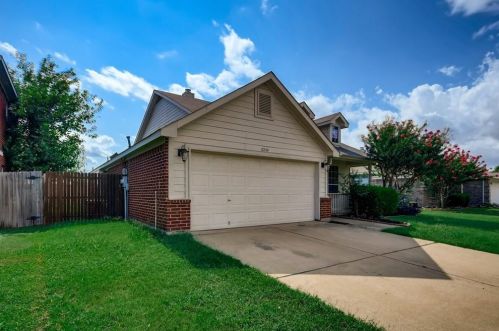 6944 Lomo Alto Dr, Fort Worth TX  76132-3560 exterior