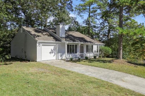 149 Apple Valley Dr, Holly Springs, GA 30188-4420