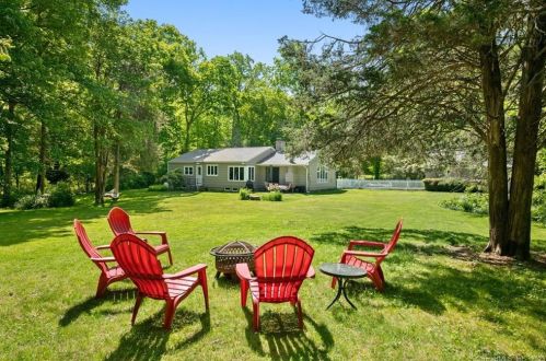 6 Forsyth Rd, Colchester CT  06420-4045 exterior
