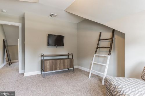 300 Collings Ave, Camden NJ 08107-1738 exterior