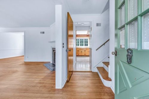 20 Bayside Ter, Riverside, CT 06878-1617