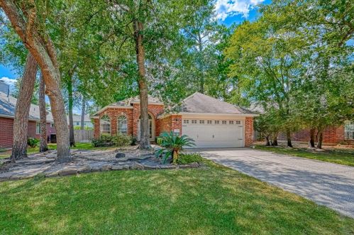 171 Merryweather Pl, Conroe TX  77384-5060 exterior