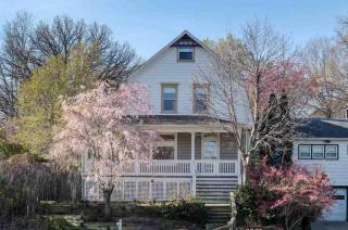 2961 Ed Creighton Ave, Omaha, NE 68105-3222