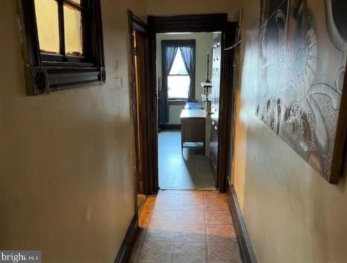 3043 9th St, Philadelphia, PA 19133-2028