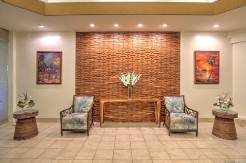 2470 Kalakaua Ave, Honolulu HI  96815-3265 exterior