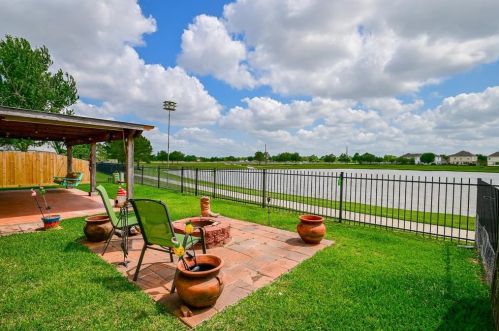 3210 Fern Brk Ln, Richmond TX 77471-9280 exterior