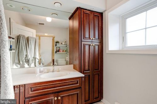 301 Gravers Ln, Philadelphia PA 19118-2802 exterior