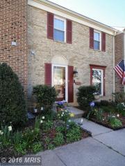 9413 Candleberry Ct, Springfield VA  22015-3251 exterior