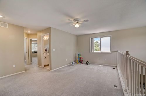 5201 Genoa Way, Aurora CO 80013-6295 exterior