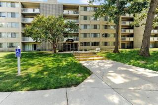 6310 Greenspring Ave, Baltimore MD  21209-3202 exterior