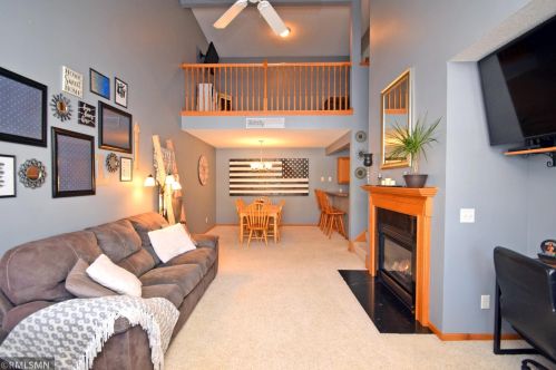 2160 Flamingo Dr, Prior Lake, MN 55379-3938